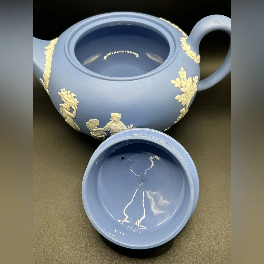 VTG Wedgwood England Blue Jasperware Collectible Greco Roman Motif Teapot, Lid - Picture 7 of 16